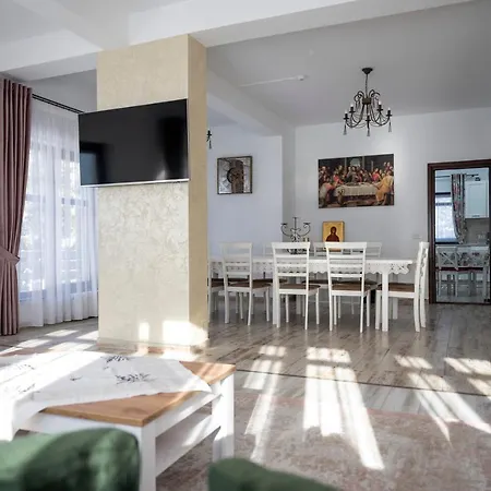 Guest house Pensiunea Sofy Mar 4*